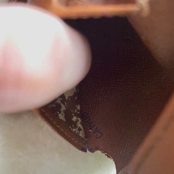 SOLD- Louis Vuitton wallet - Picture 5 of 7